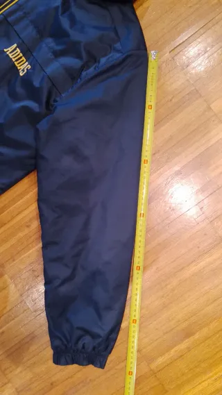 Chaqueta Adidas para altura 164 sm
