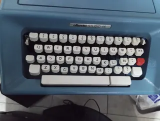 Máquina de escribir Olivetti Studio 46