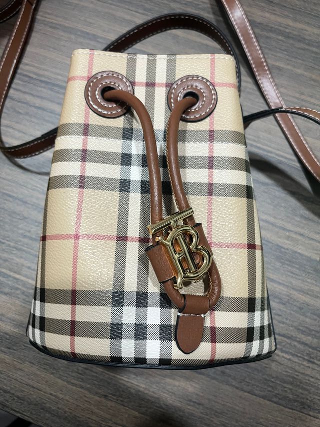 Borsa Burberry in pelle beige e marrone