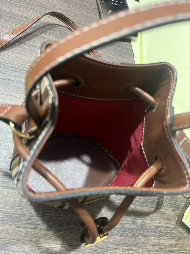 Borsa Burberry in pelle beige e marrone