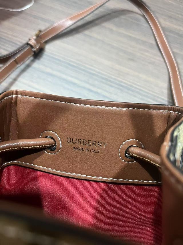 Borsa Burberry in pelle beige e marrone