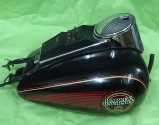Depósito Harley Davidson con consola