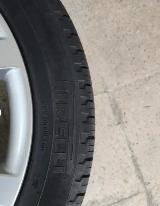 Llantas Audi R20 con neumáticos Pirelli