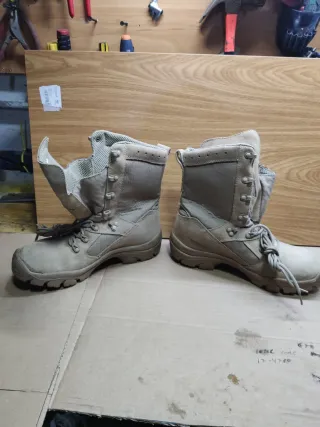 Botas militares tácticas color arena