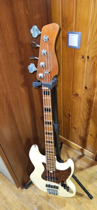 Bajo Marcus Miller Sire V5