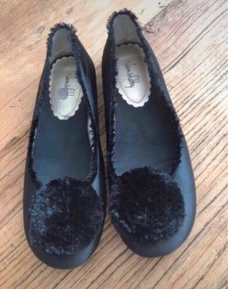 Bailarinas raso negro pompón T.40