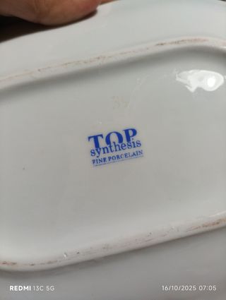 Piccolo vassoio in porcellana decorato