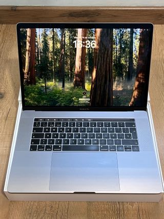 MacBook Pro Retina 15”2019,i9 500GB.SSD,16GB RAM