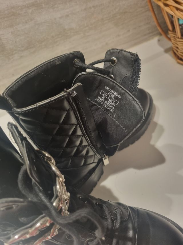 Botas largas de vajo dela rodilla... negras