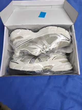 Zapatillas beige talla 36