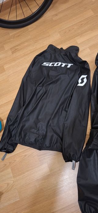Traje de agua scott