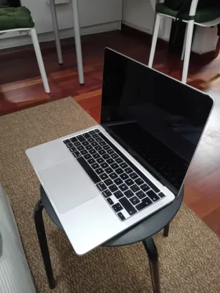 MacBook Pro 13 8GB RAM 256GB