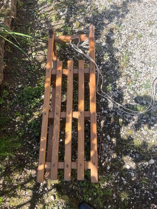 Slitta in legno vintage con corda