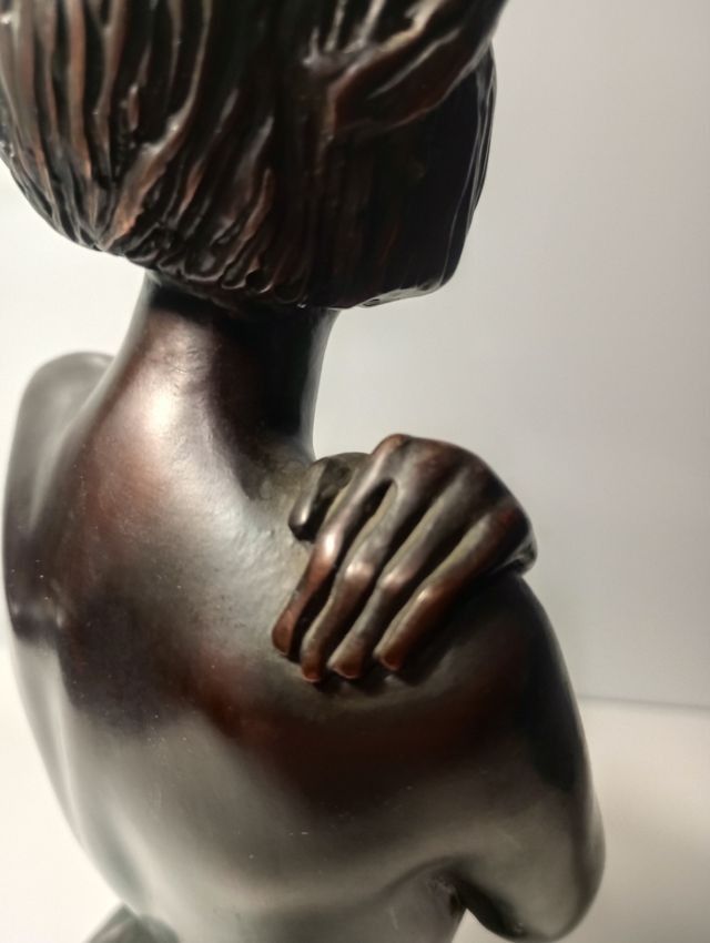 Escultura bronce torso mujer-Female nude in bronze