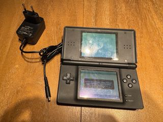 Nintendo DS Negra + Cargador