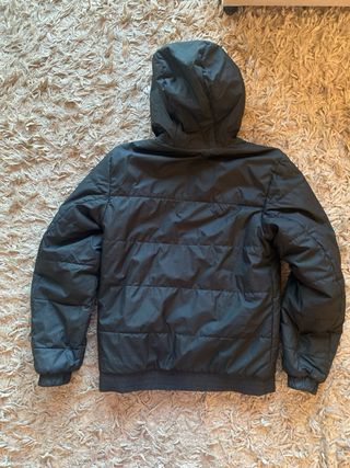 Abrigo Nike Negro con cremallera blanca