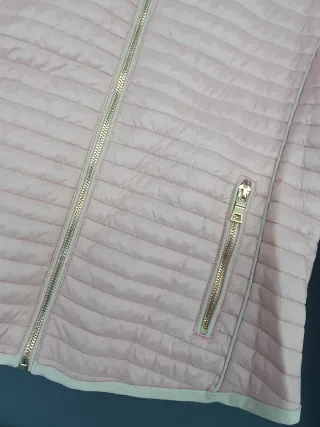 Cazadora rosa acolchada