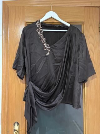 Blusa sedosa elegante marrón
