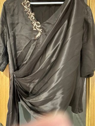 Blusa sedosa elegante marrón