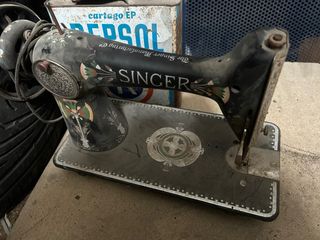 Máquina de coser Singer antigua
