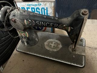 Máquina de coser Singer antigua