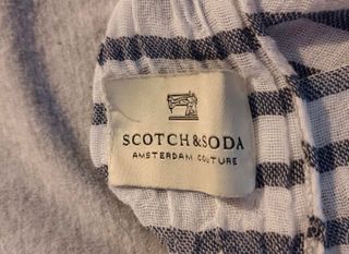 Sciarpa / scialle Scotch & Soda in tonalità grigie