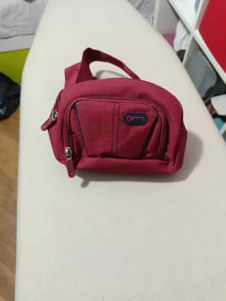 Riñonera Totto burdeos 