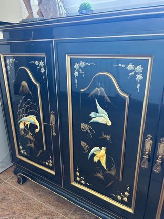 Armadio cinese nero e oro