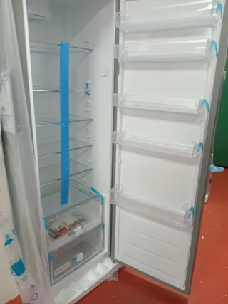 Conjunto Whirlpool frigorífico y congelador. 