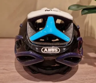 Casco Abus Airbreaker Movistar Team