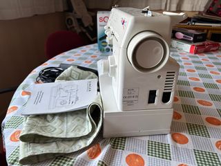 Máquina de Coser Singer Blanca