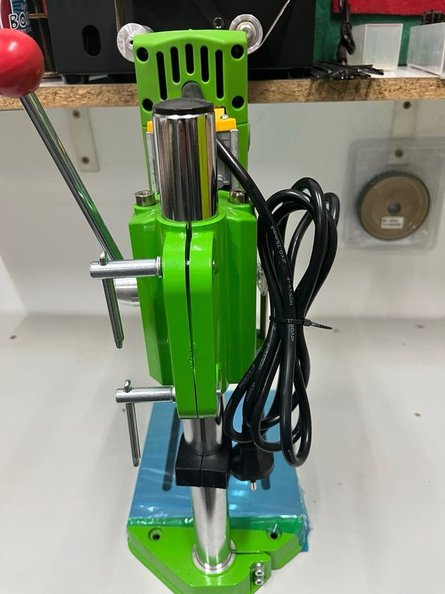 Taladro de banco BENCH DRILLING de 6 velocidades 