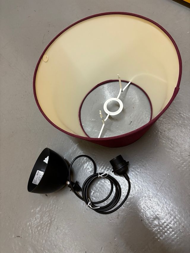 Lámpara de techo IKEA roja