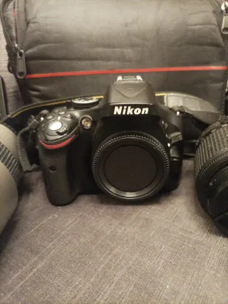 Cámara Nikon D5200 + Objetivos y Accesorios