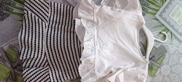 Conjunto niña rayas y blanco volantes talla 7 años