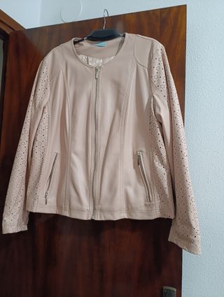 Chaqueta polipiel mujer.color salmon