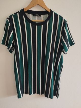 Camiseta Rayas Verde y Negra Bershka Talla S