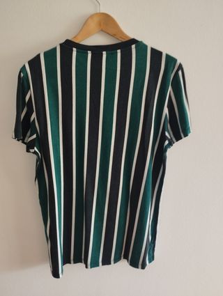 Camiseta Rayas Verde y Negra Bershka Talla S