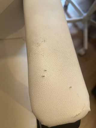 Silla giratoria Ikea blanca y negra