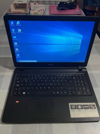 Acer Aspire ES1-523 AMD A4-7210 R3 Graphics
