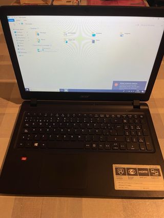 Acer Aspire ES1-523 AMD A4-7210 R3 Graphics