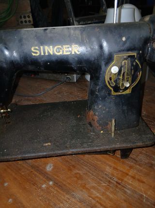 Máquina de coser Singer antigua
