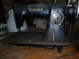 Máquina de coser Singer antigua
