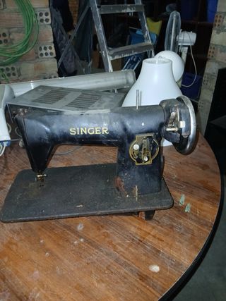 Máquina de coser Singer antigua