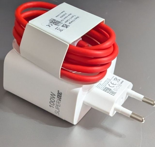 Caricabatterie condivisibile OnePlus/OPPO da 100 W + cavo