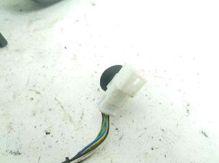 20074388 963011787r retrovisor derecho dacia logan