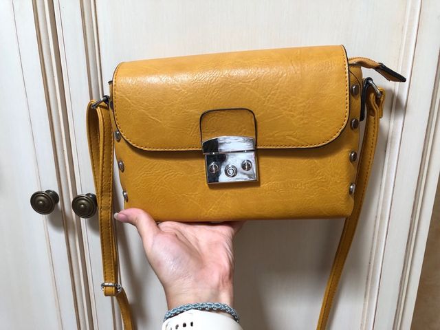 Bolso amarillo mostaza