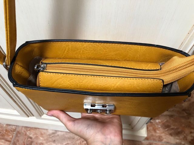 Bolso amarillo mostaza