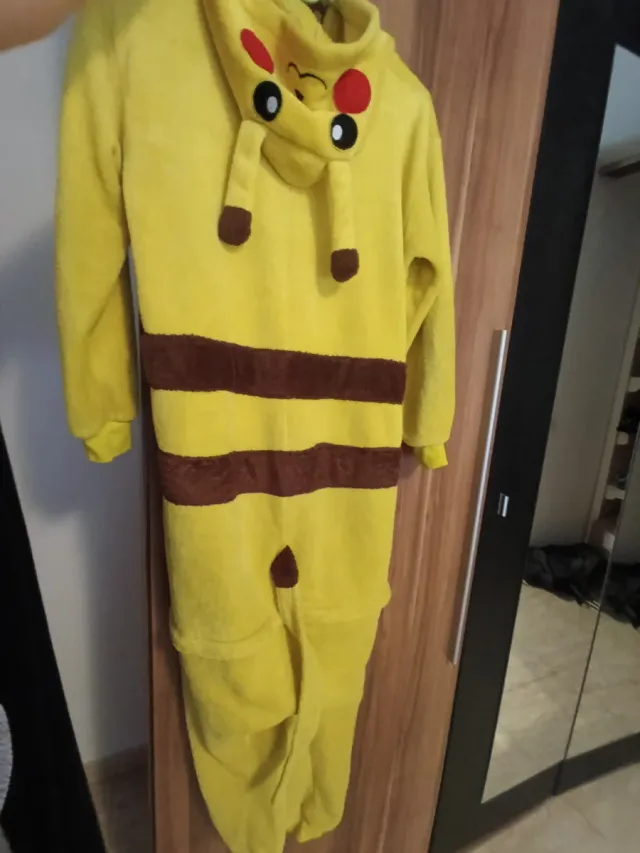 Pijama Pikachu Talla 10-12 años