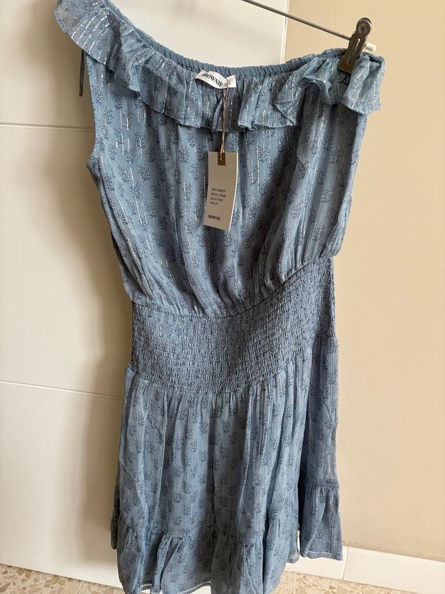 Vestido azul con estampado floral